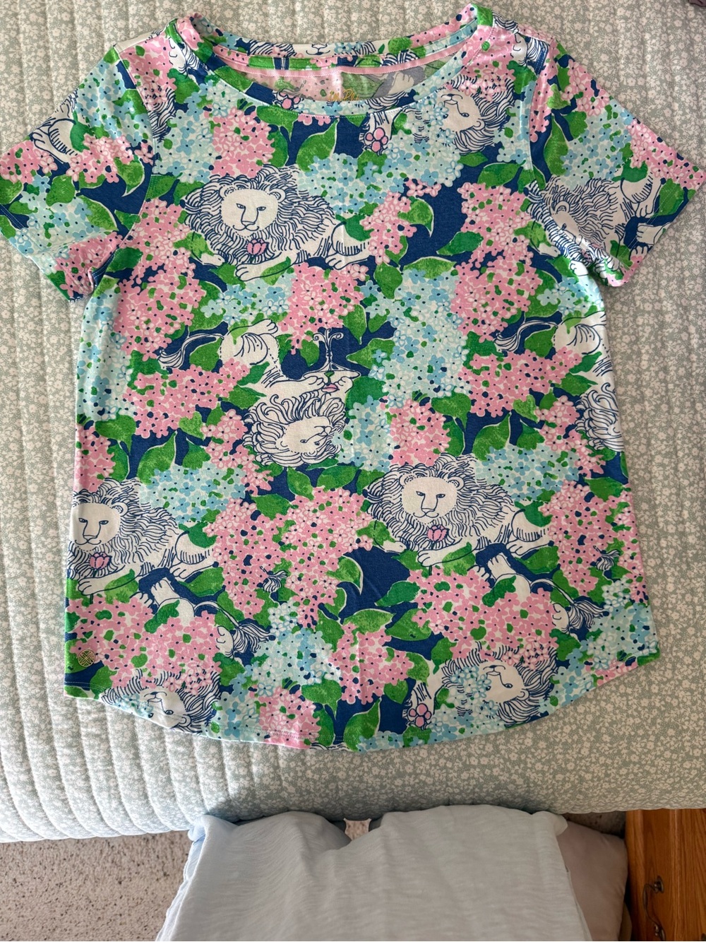 Lilly Pulitzer Woman’s ' Lion & Floral Short Sleeve Tee - Pink, Blue & Green